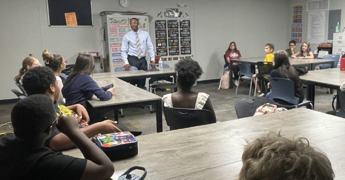 mayor meets with students